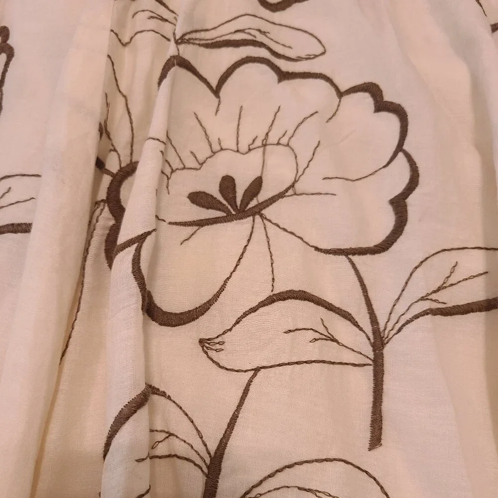 Vintage-Inspired Floral Embroidered Midi Skirt - Picture 6 of 11